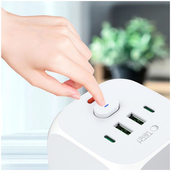 Caricatore da parete PCL3X4 Power Socket 2 USB & 2 USB-C & 3 Socket, bianca, Tech-Protect