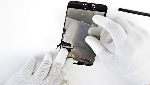 Rimozione della piastra di protezione del display LCD