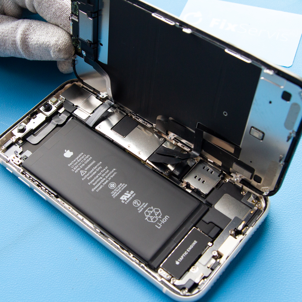 Sostituzione del display LCD dell’iPhone 11