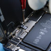 Rimozione della copertura del connettore della batteria e del display #2