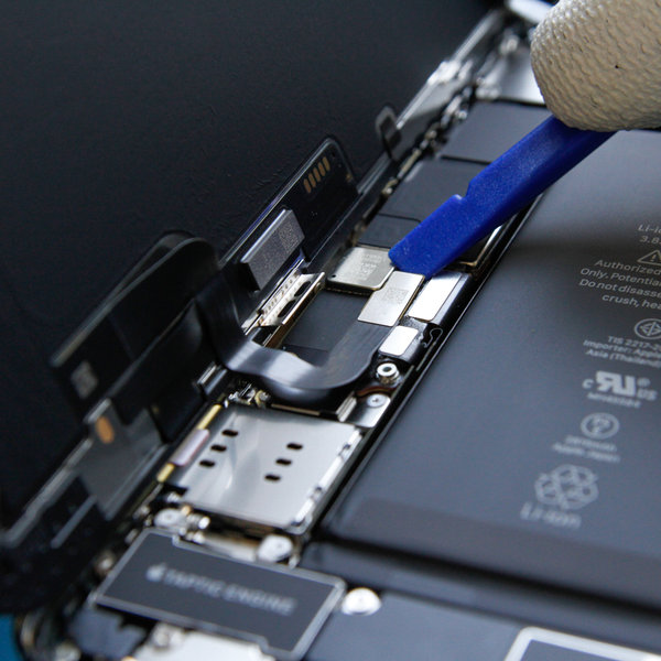 Scollegamento del display OLED + digitizer
