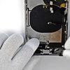 Scollegamento del Taptic Engine e dell’altoparlante #1
